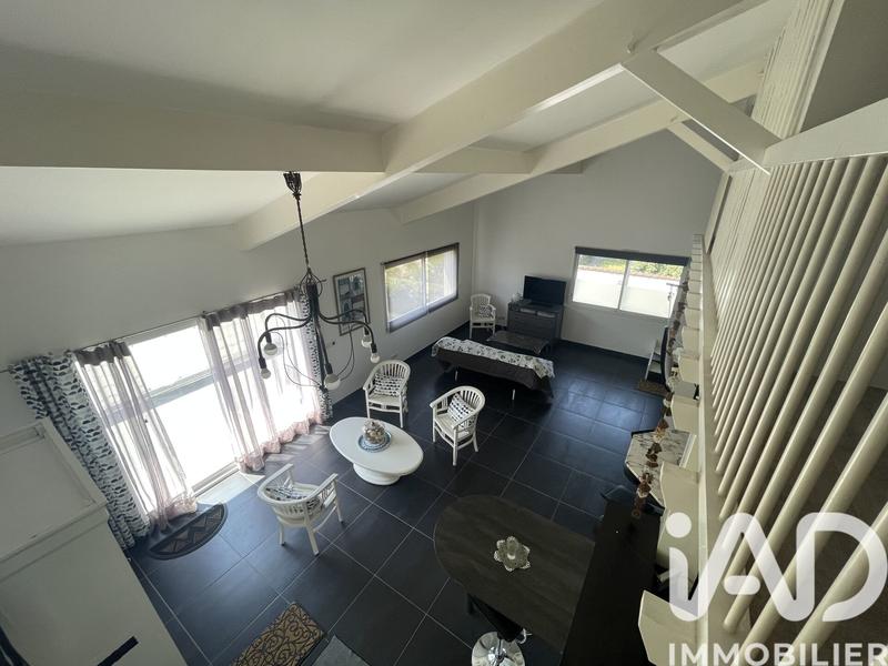 Maison - 212 m² - 7 pièces