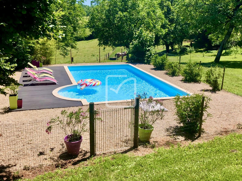 Maison - 314 m² - 13 pièces