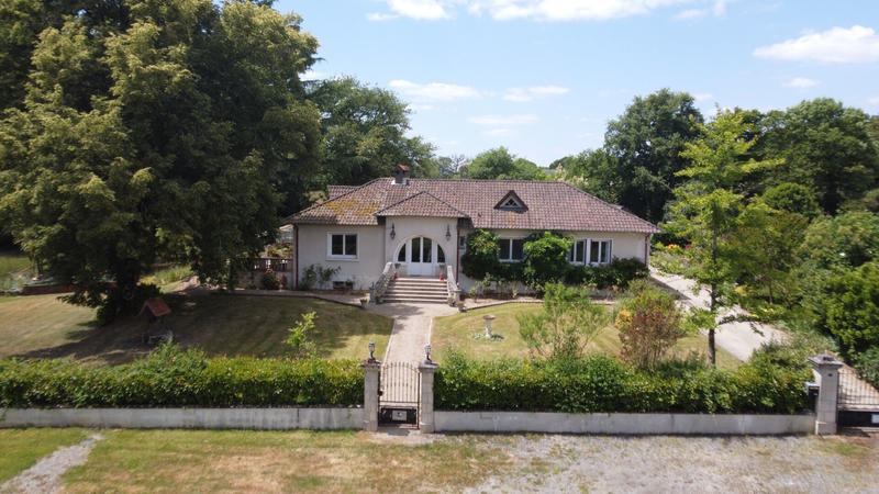 Maison - 165 m² - 6 pièces