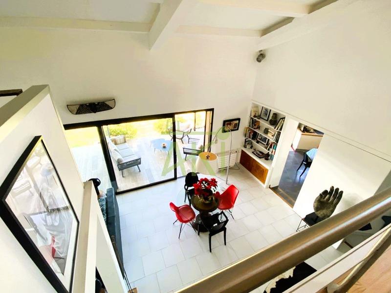 Maison - 220 m² - 6 pièces