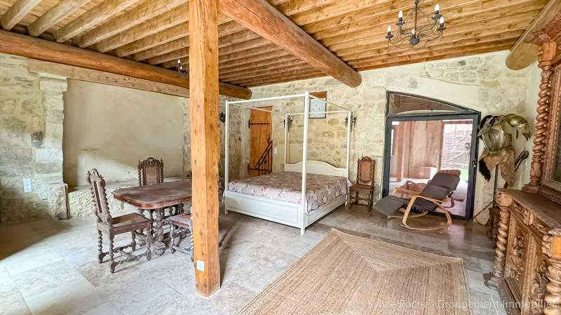 Propriété - 402 m² - 8 pièces