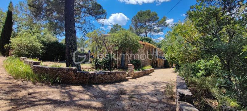 Propriété - 215 m² - 4 pièces