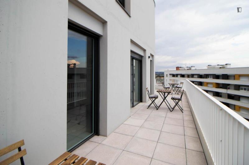 Chambre - 10 m² - 5 pièces