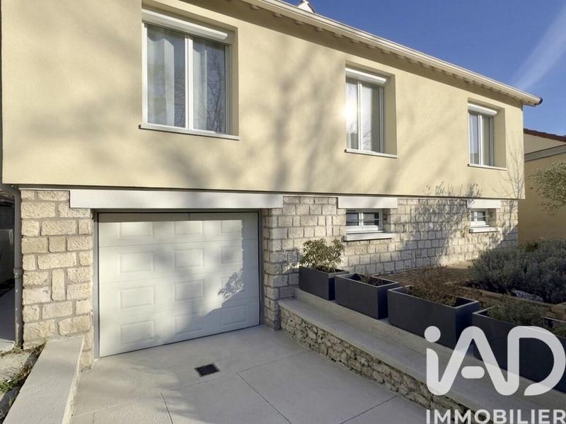 Maison - 95 m² - 5 pièces