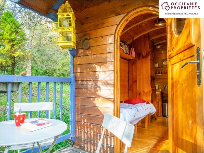 Propriété - 228 m² - 14 pièces