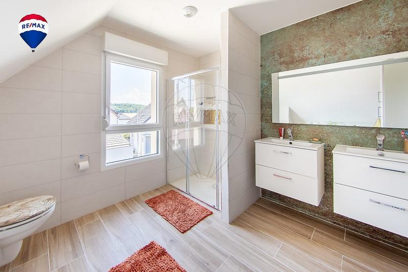 Maison - 127 m² - 5 pièces