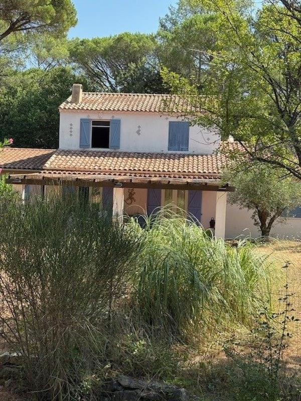 Maison - 220 m² - 7 pièces