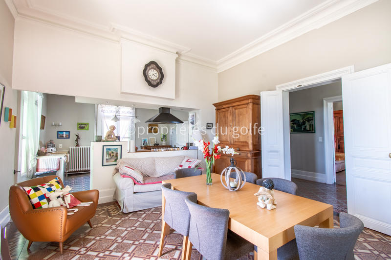 Maison - 200 m² - 6 pièces