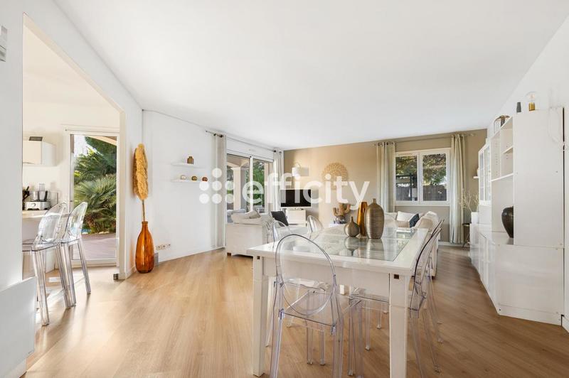 Maison - 160 m² - 8 pièces