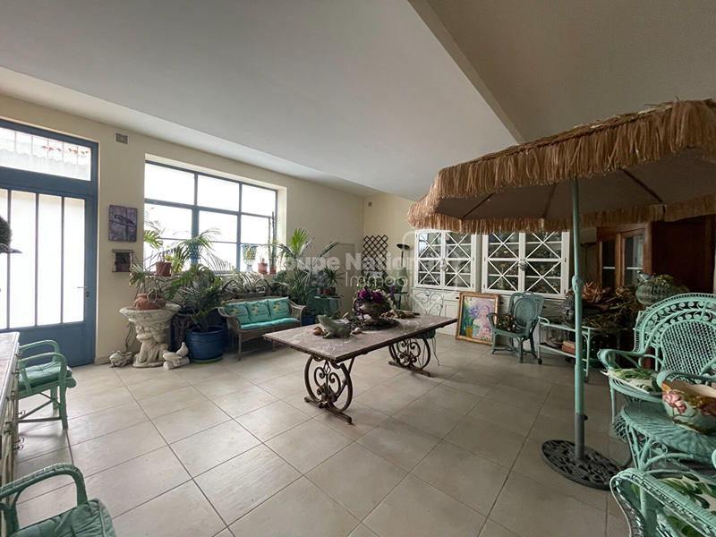 Maison - 350 m² - 9 pièces