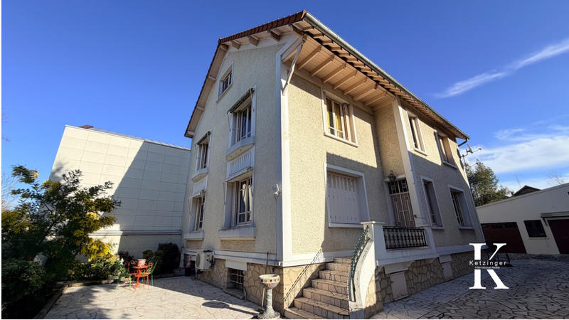 Maison ancienne - 243 m² - 8 pièces