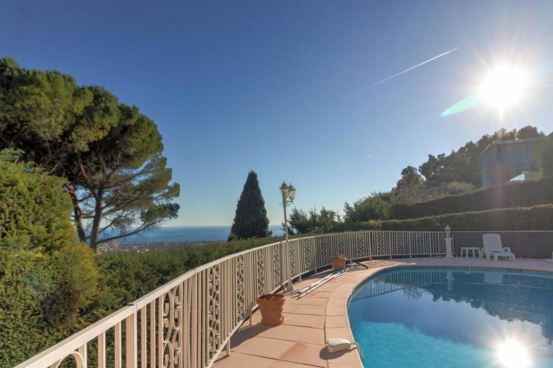 Villa - 378 m² - 10 pièces