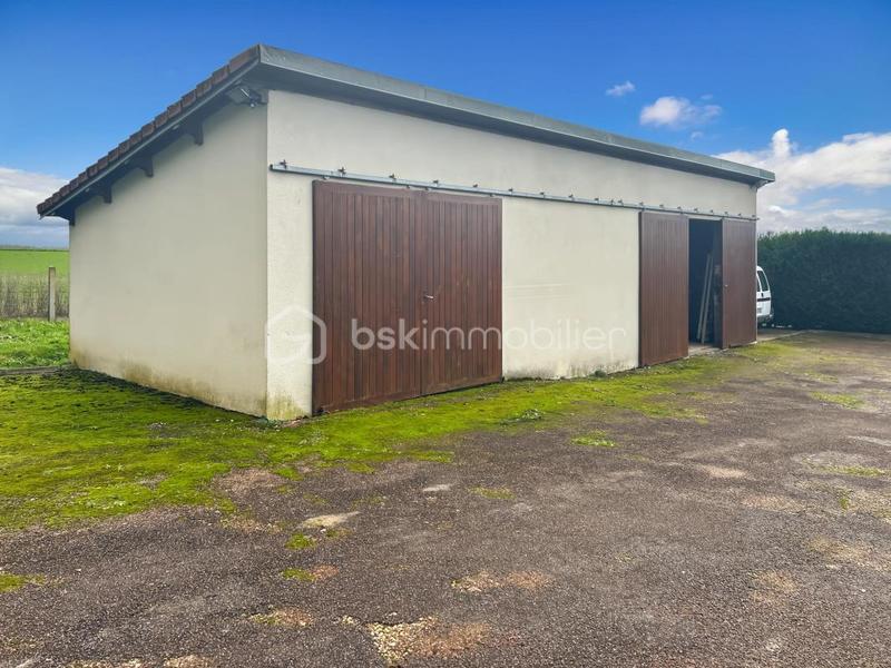 Maison traditionnelle - 117 m² - 6 pièces