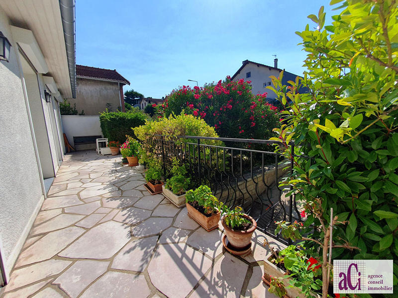 Maison - 177 m² - 7 pièces