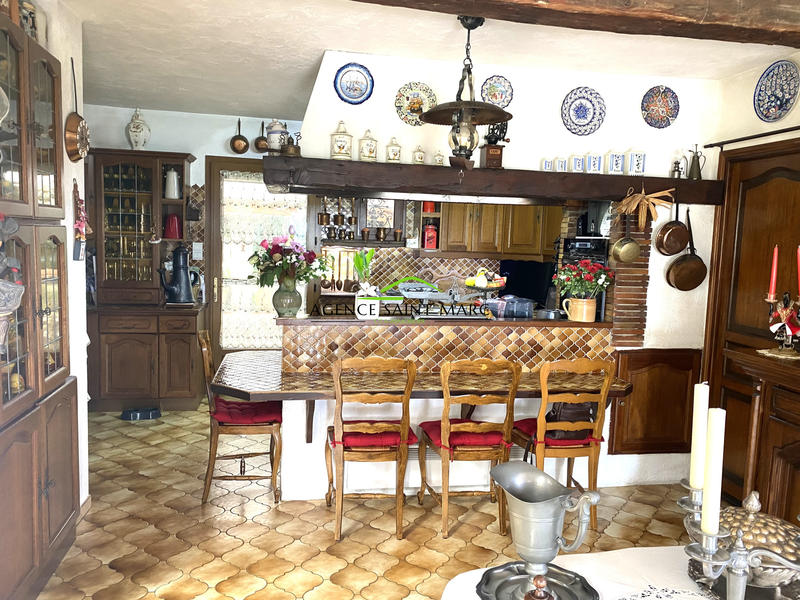 Propriété - 349 m² - 12 pièces