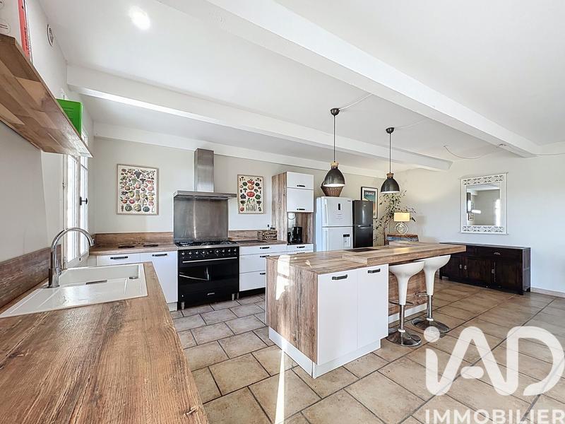 Maison - 460 m² - 10 pièces