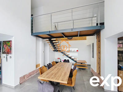 Maison - 251 m² - 10 pièces