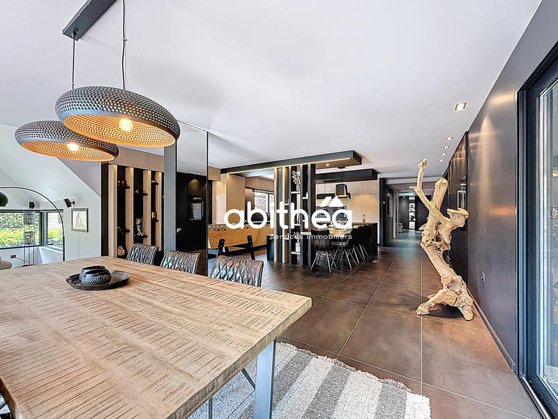 Villa - 388 m² - 9 pièces