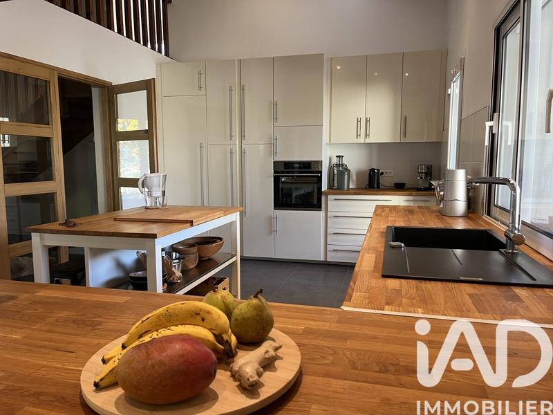 Maison - 370 m² - 10 pièces