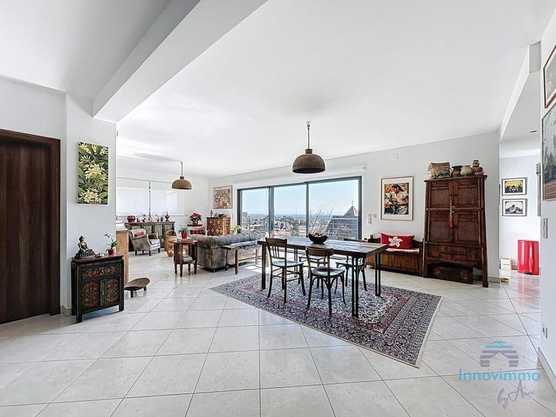 Villa - 231 m² - 7 pièces