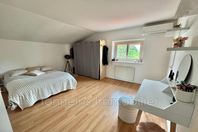 Maison - 240 m² - 8 pièces