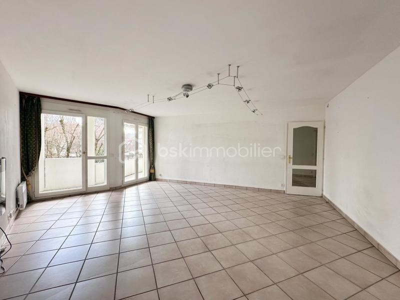 Appartement - 93 m² - 4 pièces