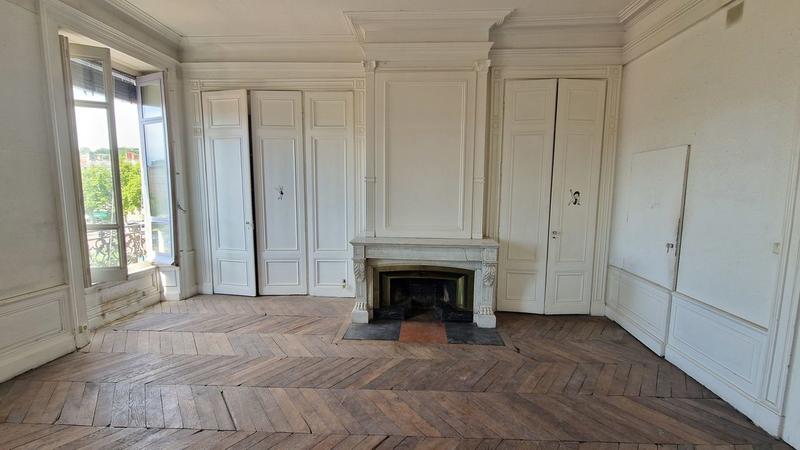 Appartement - 185 m² - 6 pièces