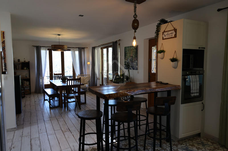 Maison - 175 m² - 6 pièces