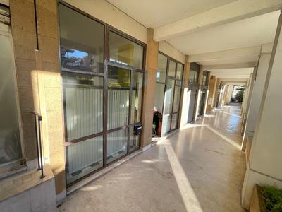 Local commercial - 97 m² - 3 pièces