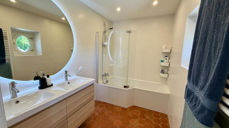 Maison - 190 m² - 10 pièces