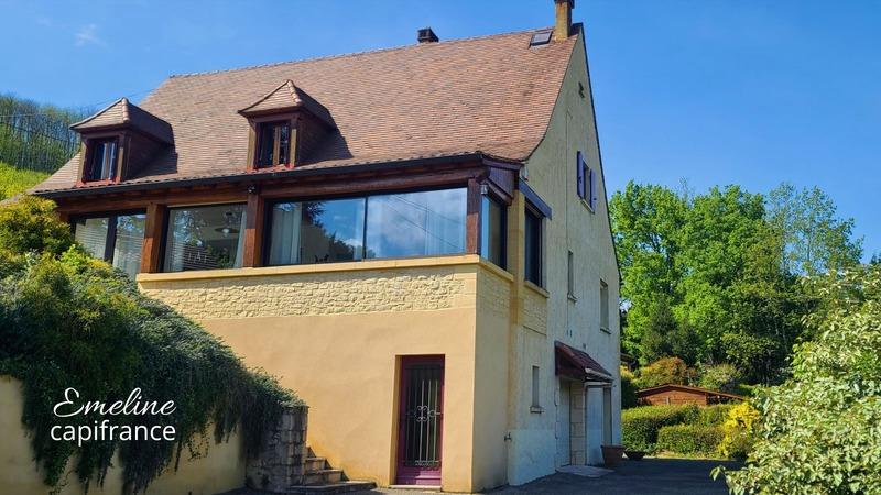 Maison - 263 m² - 10 pièces