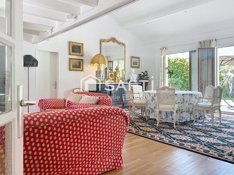 Maison - 291 m² - 8 pièces