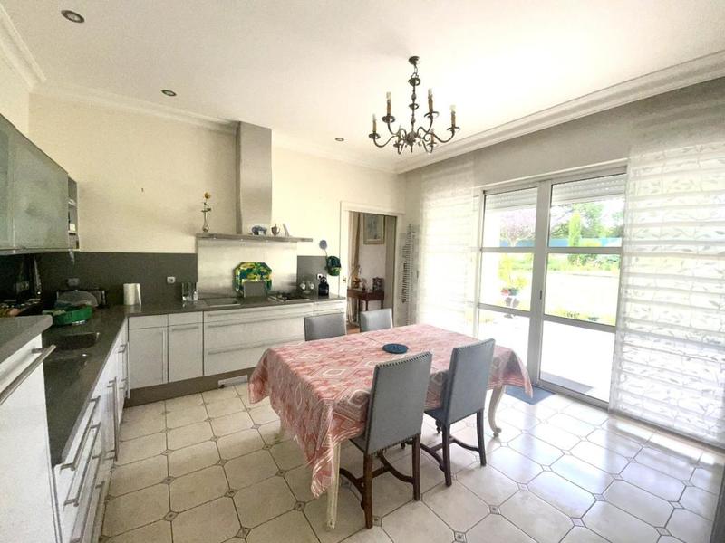 Maison en pierre - 247 m² - 8 pièces