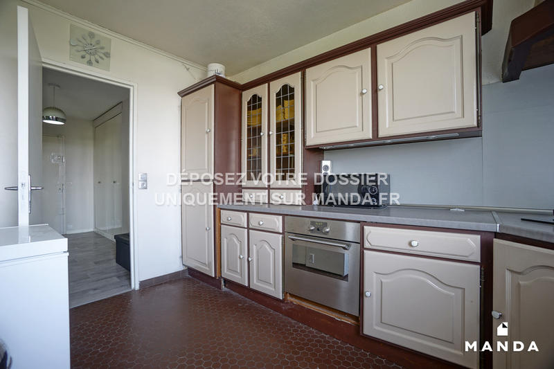 Chambre - 11 m² - 4 pièces