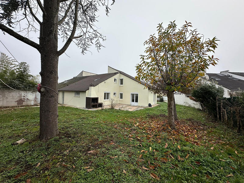 Maison - 104 m² - 5 pièces