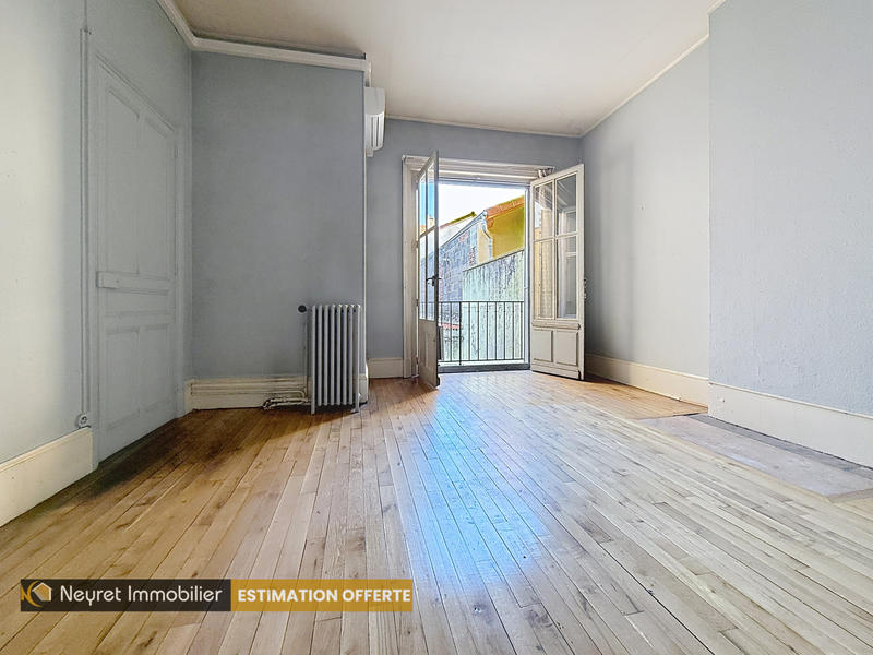 Maison - 277 m² - 12 pièces