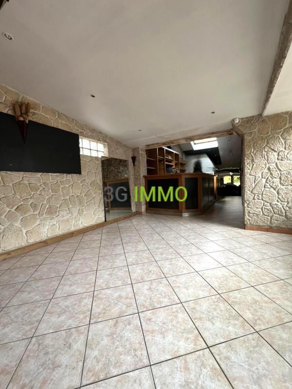 Maison ancienne - 229 m² - 8 pièces