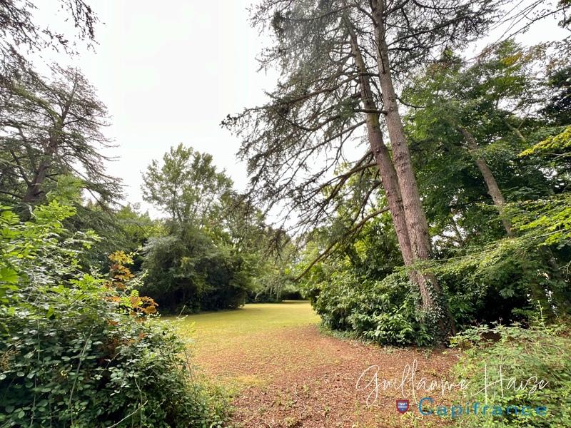 Propriété - 248 m² - 6 pièces