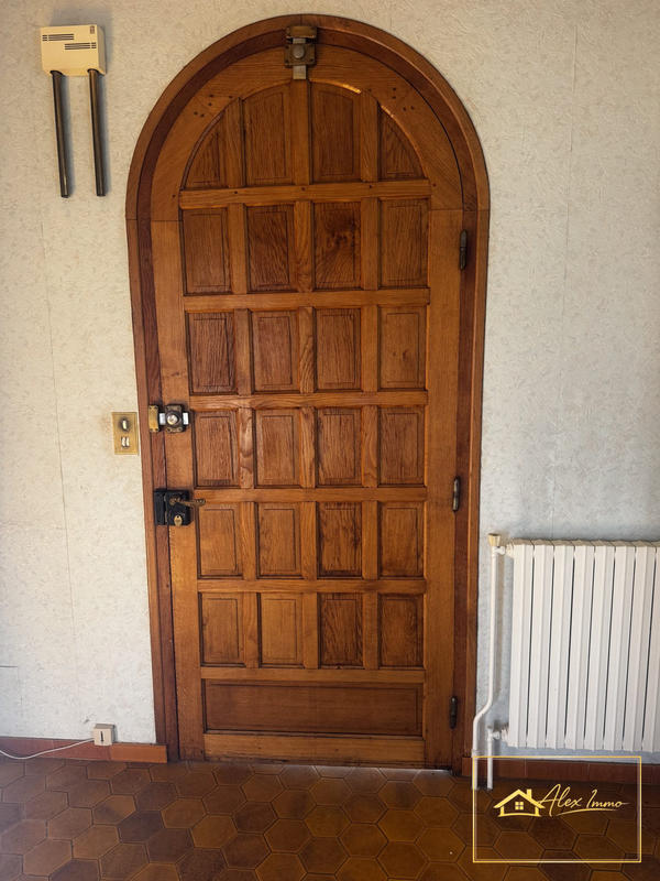 Maison - 216 m² - 7 pièces