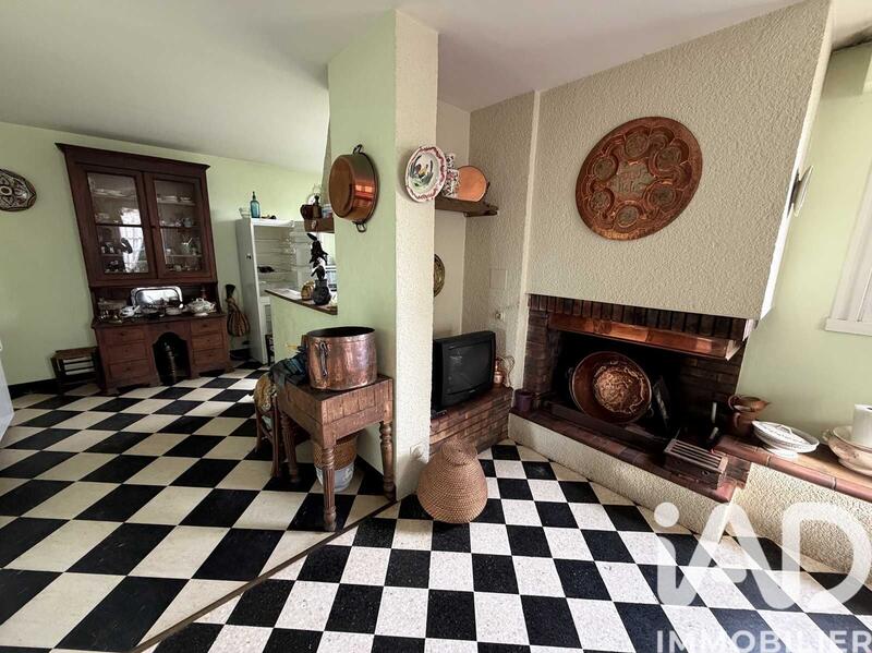 Maison - 196 m² - 8 pièces