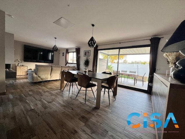 Villa - 211 m² - 8 pièces