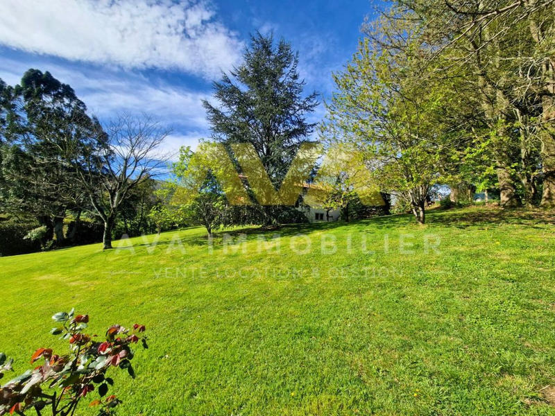 Maison - 300 m² - 9 pièces