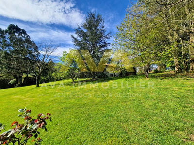 Maison - 300 m² - 9 pièces