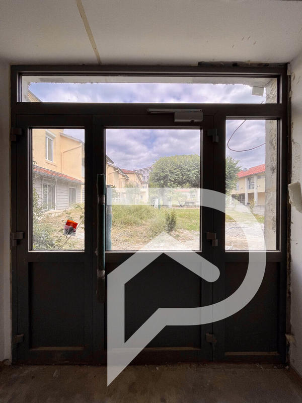 Local commercial - 185 m² - 3 pièces