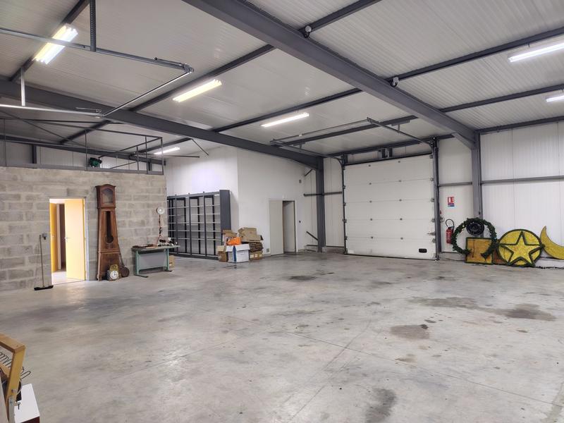 Local d'activités - 213 m² - 3 pièces