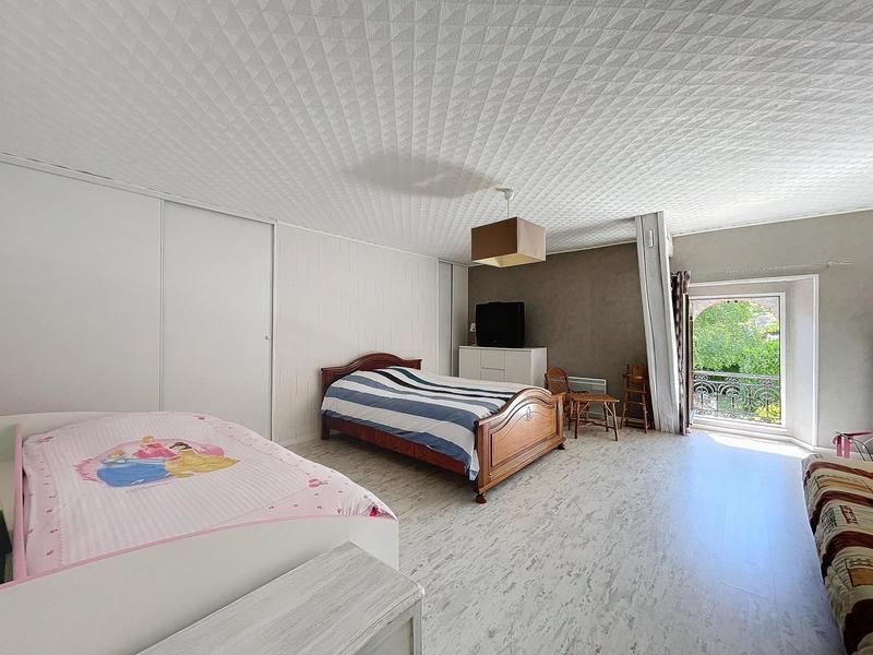 Maison - 314 m² - 9 pièces