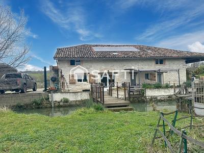 Maison - 262 m² - 6 pièces