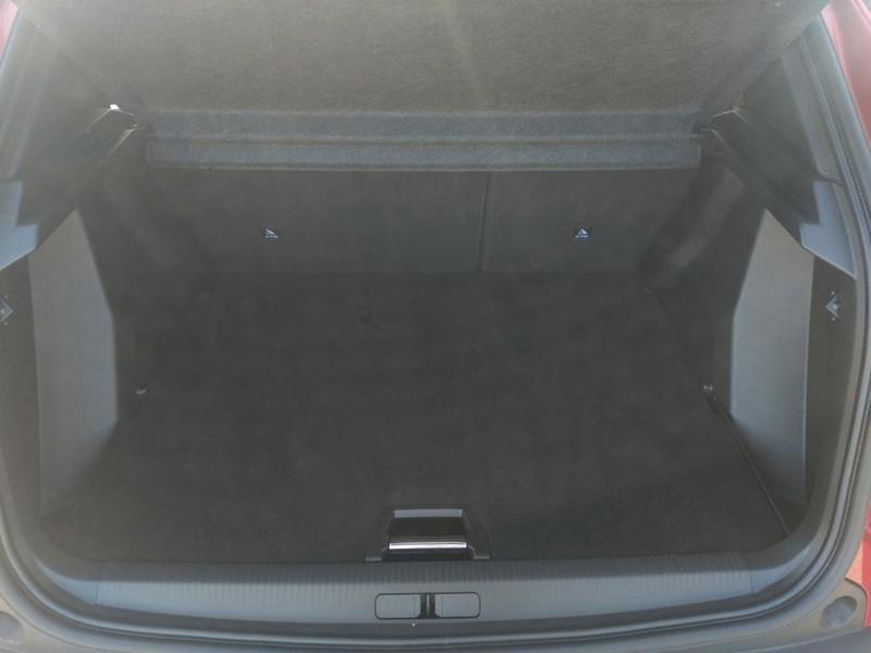 Peugeot 2008 II 100 ch Allure / Pack Navigation Access Vision 7 472 Km