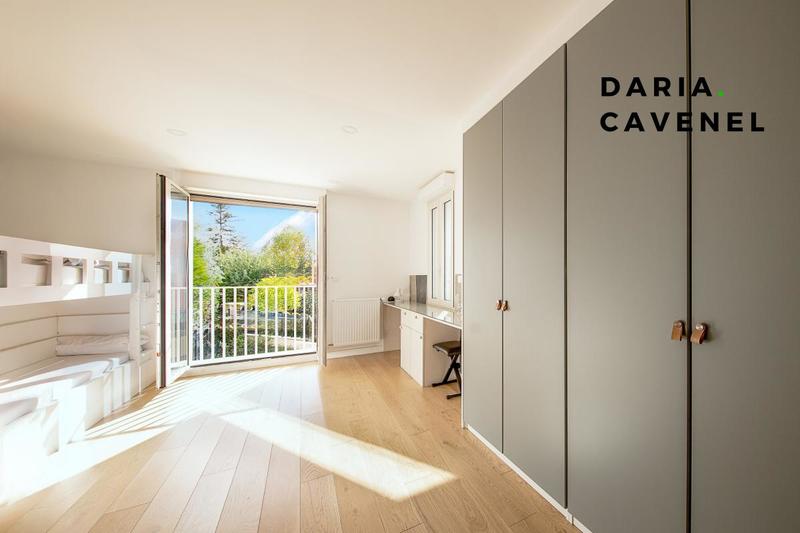 Pavillon - 250 m² - 7 pièces