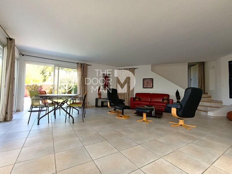 Maison - 182 m² - 7 pièces